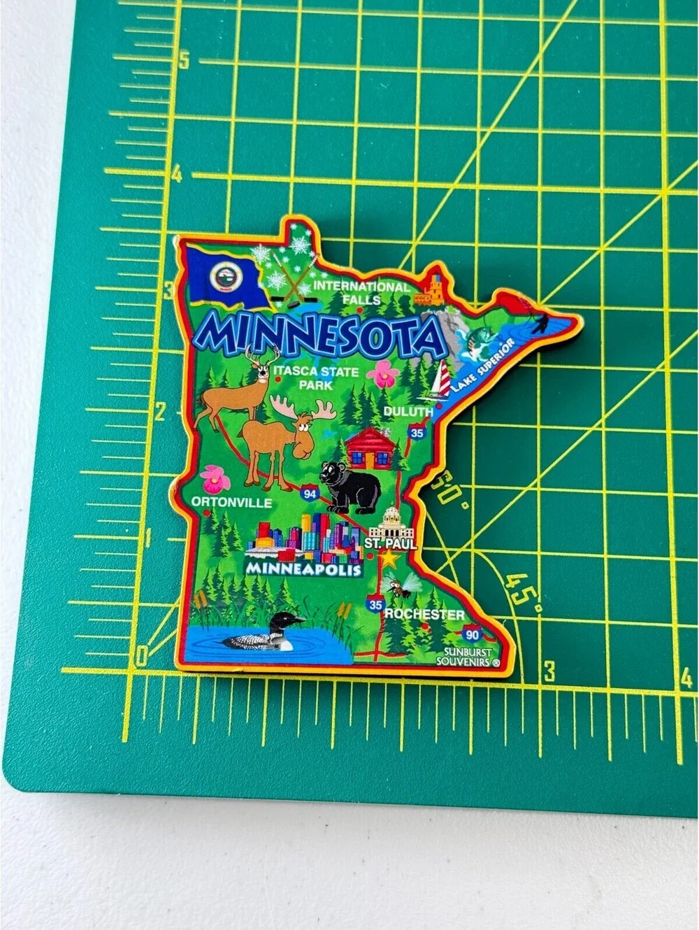 Minnesota State Map Magnet Vacation Souvenir Deer Moose Bear Duck Flag Lake